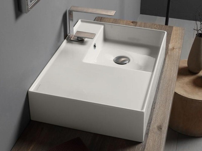 Раковина Scarabeo TEOREMA 2.0 подвесная или накладная с переливом с одним отверстием цвет белый с антибактериальным и грязеотталкивающим покрытием BIOKER 5117 BK