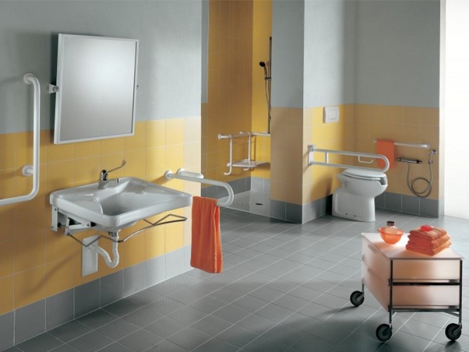 Сиденье HATRIA AUTONOMY Y0DW01 подвесное откидное со спинкой и подлокотниками цвет белый